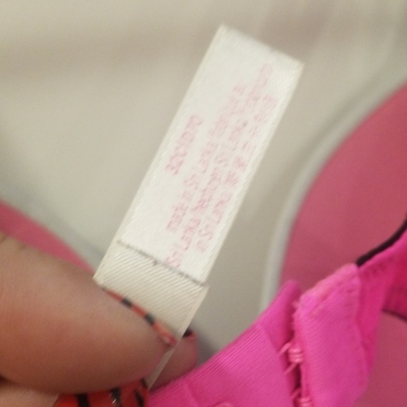 Pink bra - Picture 3 of 3